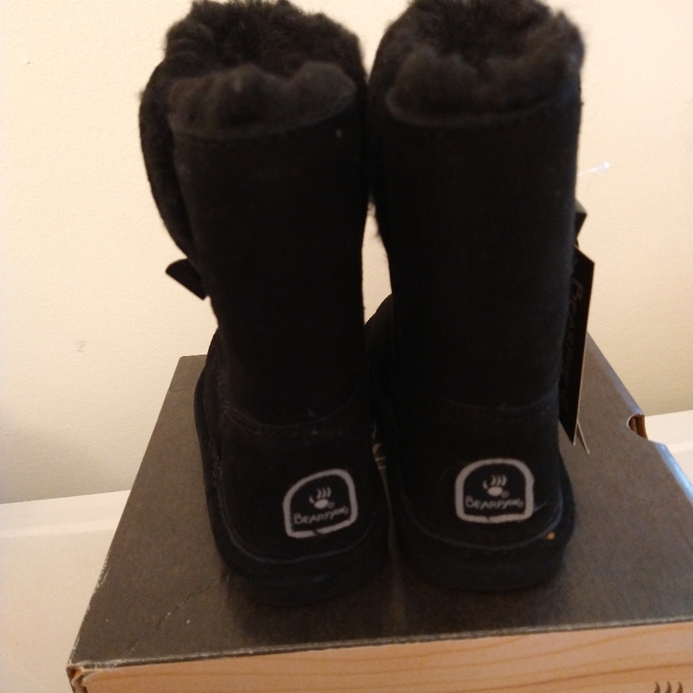 Bearpaw Black Boots - Picture 4 of 6